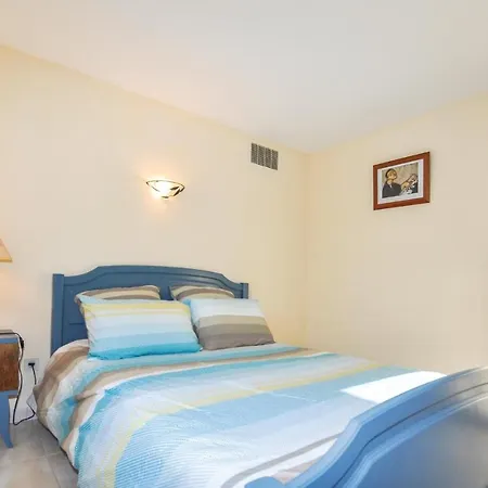 Appartement In With 1 Bedrooms&wifi *